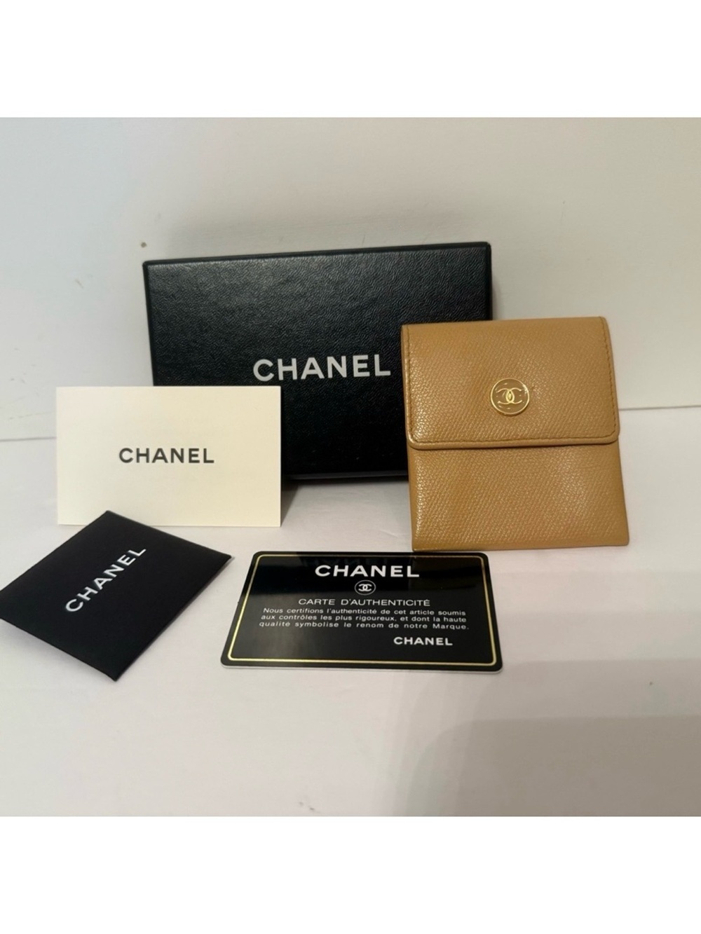 CHANEL COIN CASE WALLET TAN CALFSKIN LEATHER GOLD TONE COCO SNAP AUTHENTIC CARD